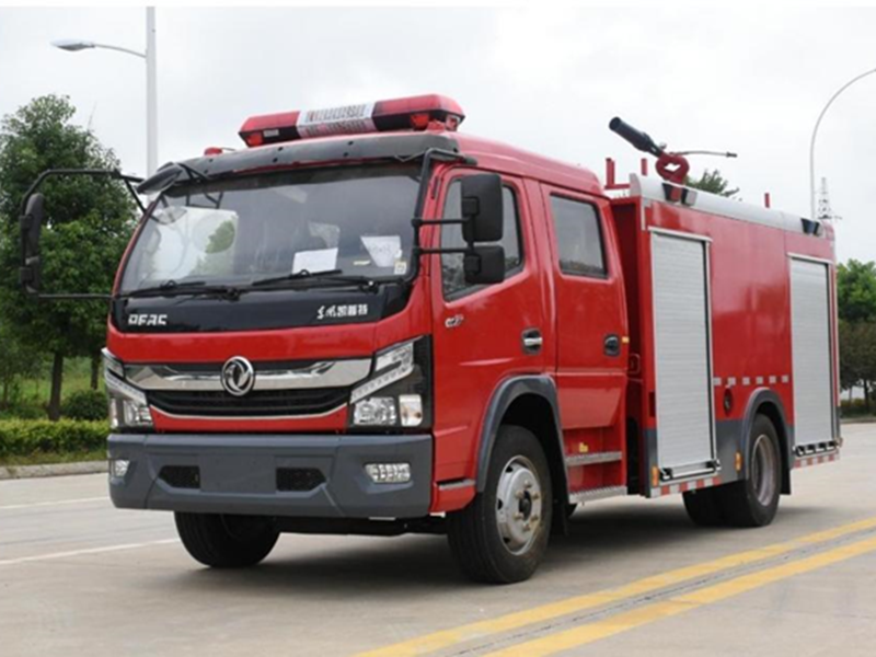5.0吨 国六 东风多利卡水罐消防车